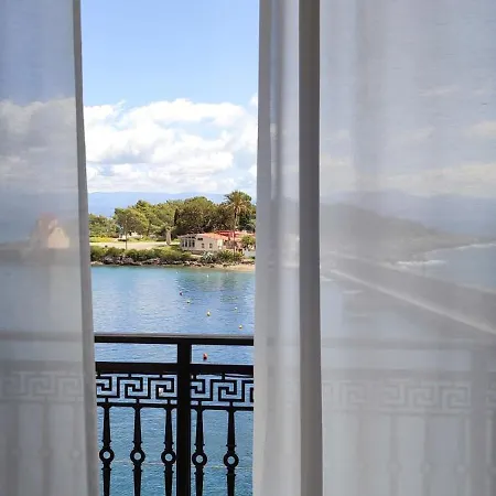 Апартаменты L' Atoll D' Helene Гитион