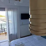 L' Atoll D' Helene