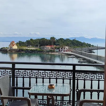 L' Atoll D' Helene * Gythio