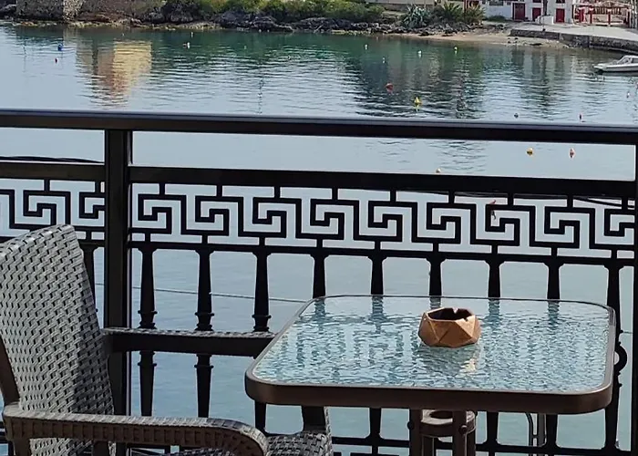 L' Atoll D' Helene غيتيو