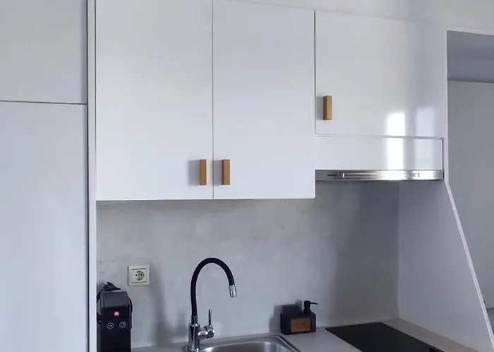 L' Atoll D' Helene Gythio