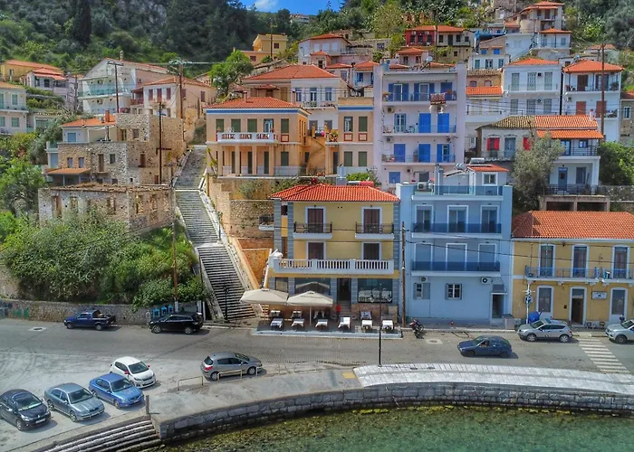 L' Atoll D' Helene Gythio